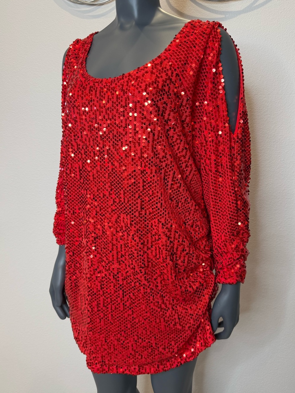 Roman’s Cold Shoulder Red Sequin Tunic Top Women’s size 14/16 Holidays Festive